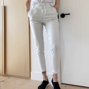 Only ultra comfortable stretchy 7/8 pants